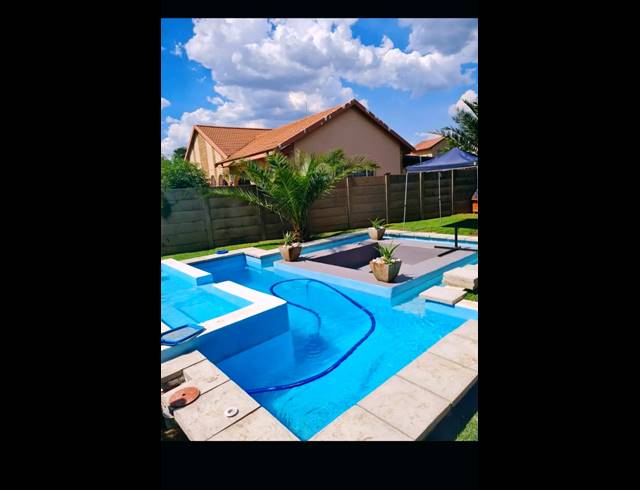 3 BEDROOM HOUSE TO LET IN VANDERBIJLPARK SW 2